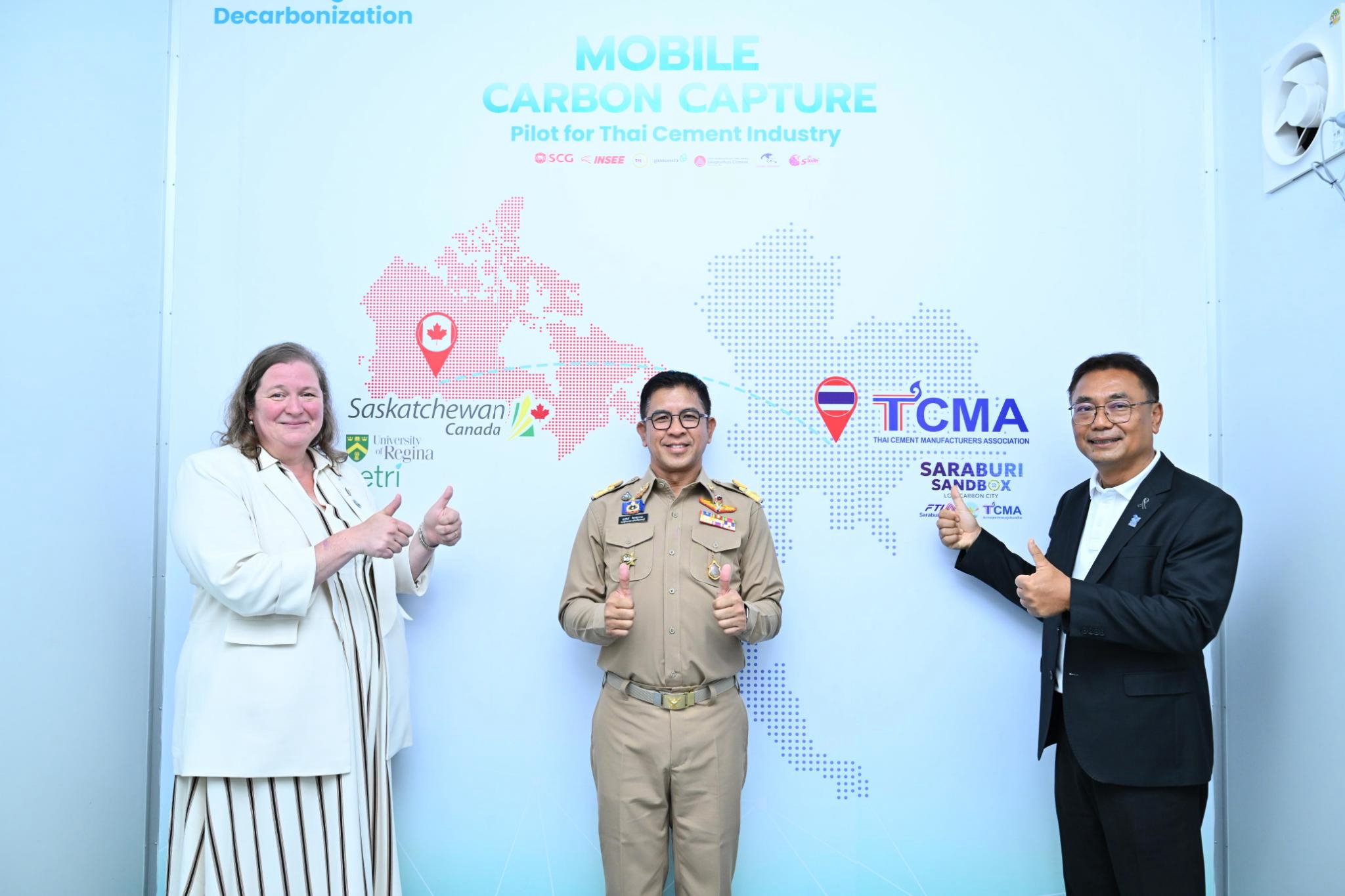 รองผู้ว่าสุรพันธ์ ศิลปะสุวรรณ เป็นสักขีพยาน