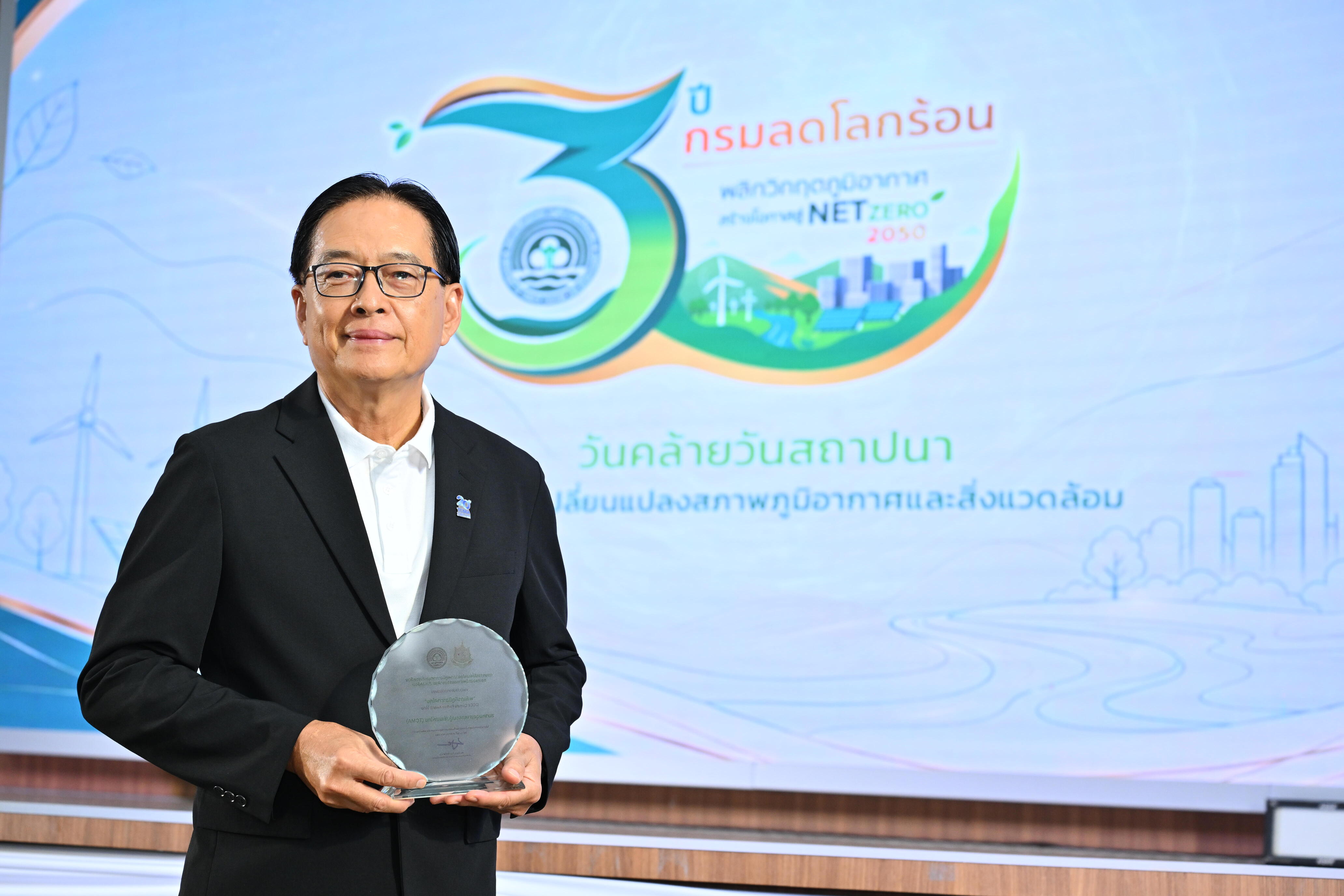 นายนภดล รมยะรูป อุปนายกสมาคมอุตสาหกรรมปูนซีเมนต์ไทย