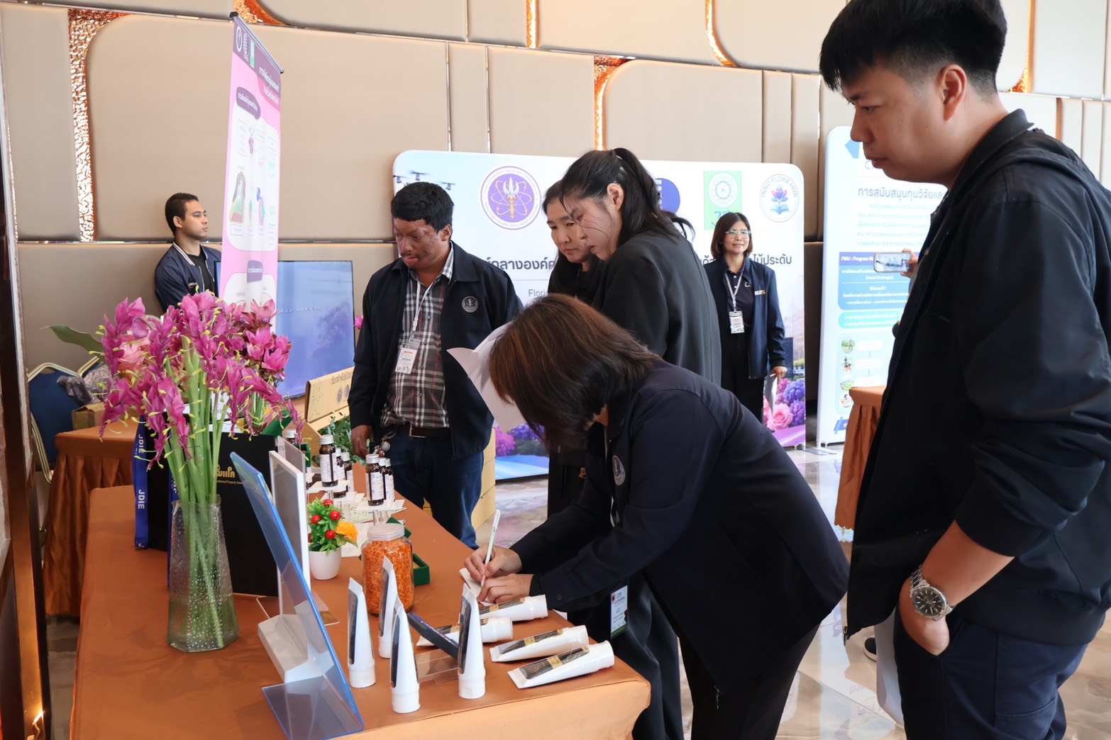 ภาพบรรยากาศการเสวนา