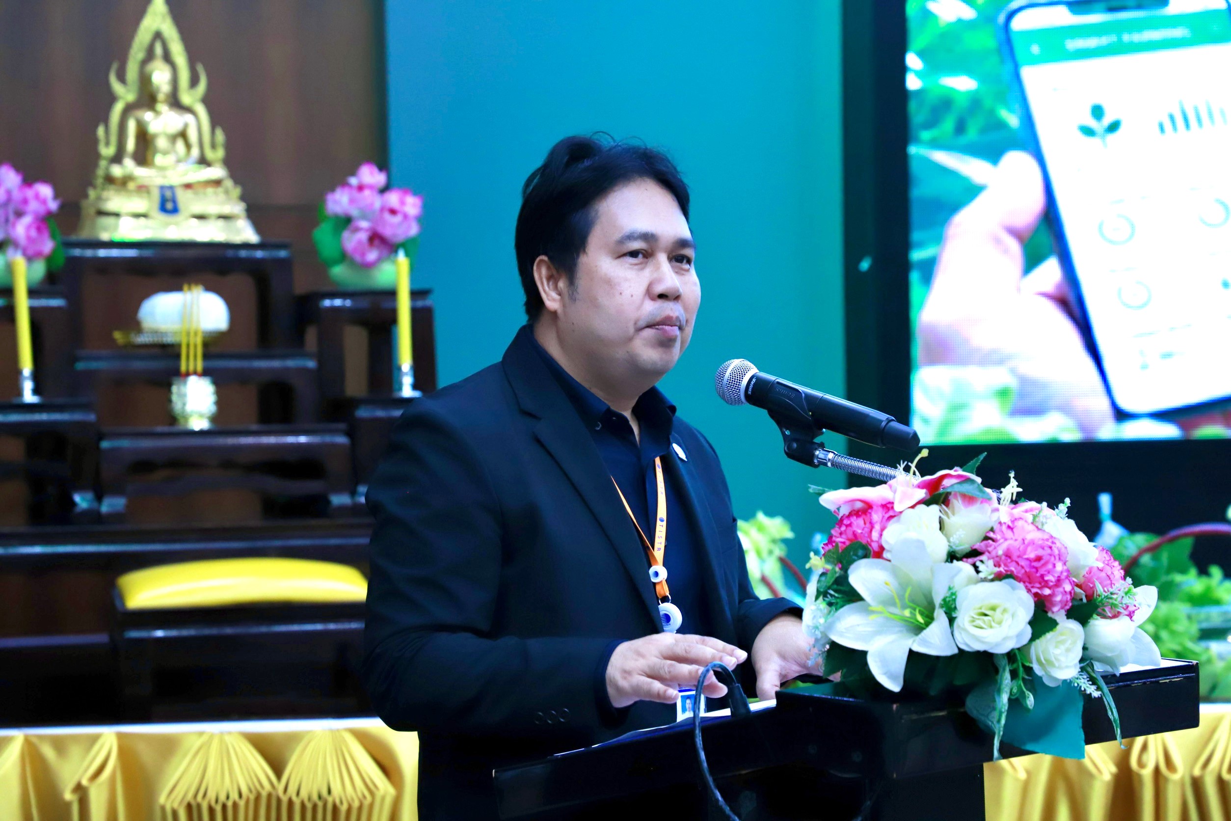 นายมนตรี แก้วดวง รักษาการ ผู้อำนวยการศูนย์เชี่ยวชาญนวัตกรรมเกษตรสร้างสรรค์ (ศนก.)