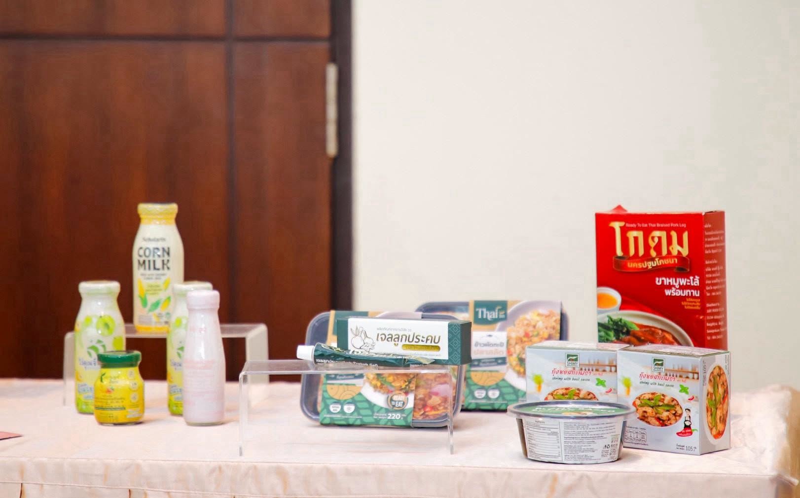 ผู้ร่วมงานชมนิทรรศการ Microbial Innovation for Industry 2026