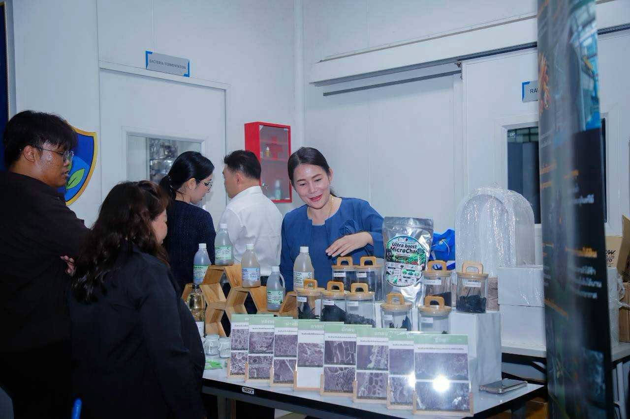 นิทรรศการนวัตกรรมจุลินทรีย์ในงาน