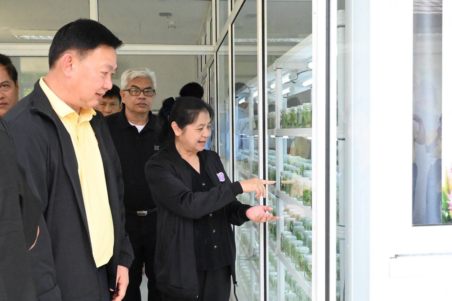 ภาพกิจกรรมเปิดศูนย์ถ่ายทอดองค์ความรู้ปทุมมาปลอดโรคแห่งอ่าวไทย