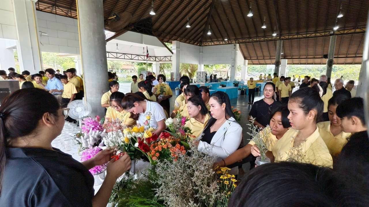 ภาพกิจกรรมเปิดศูนย์ถ่ายทอดองค์ความรู้ปทุมมาปลอดโรคแห่งอ่าวไทย