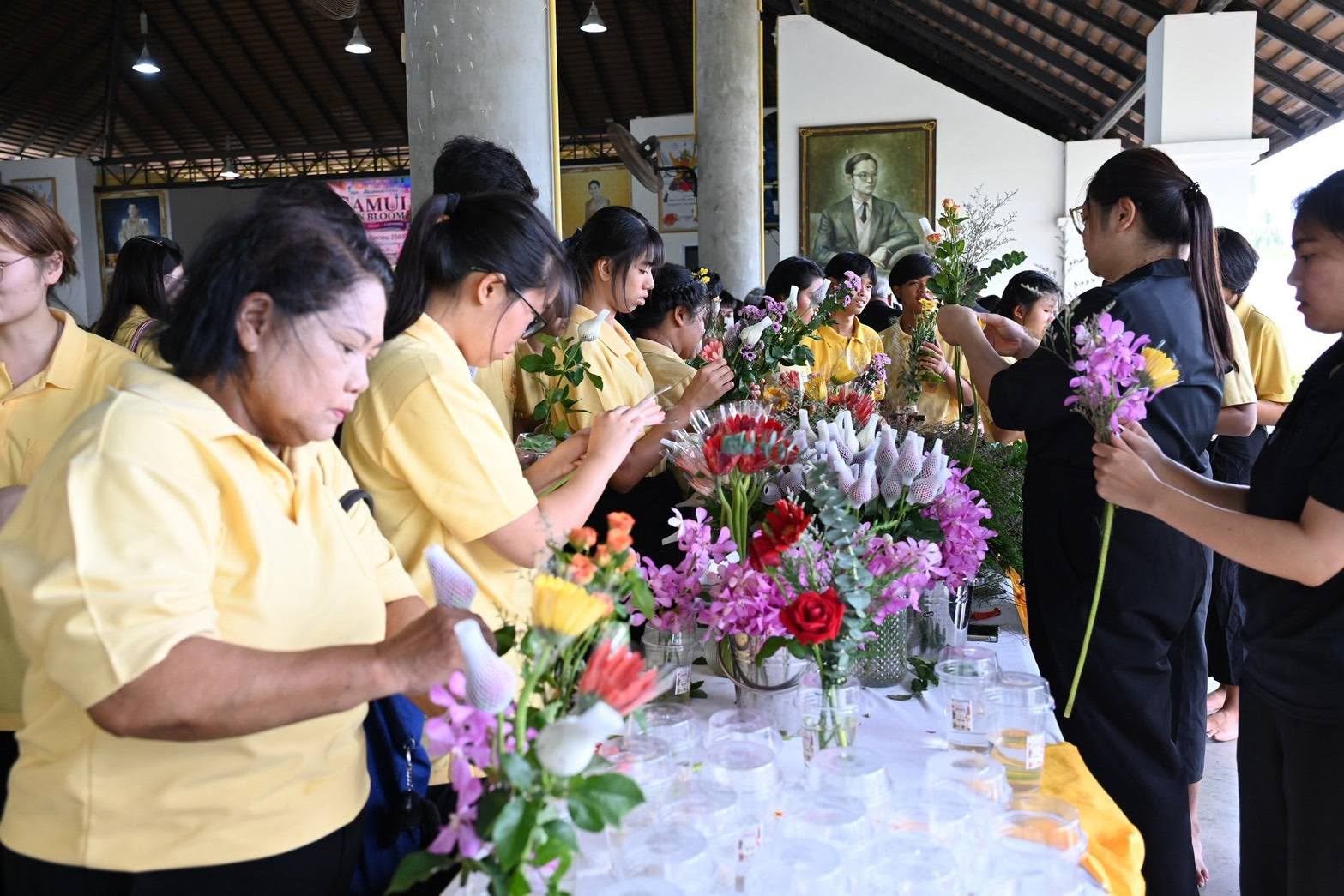 ภาพกิจกรรมเปิดศูนย์ถ่ายทอดองค์ความรู้ปทุมมาปลอดโรคแห่งอ่าวไทย