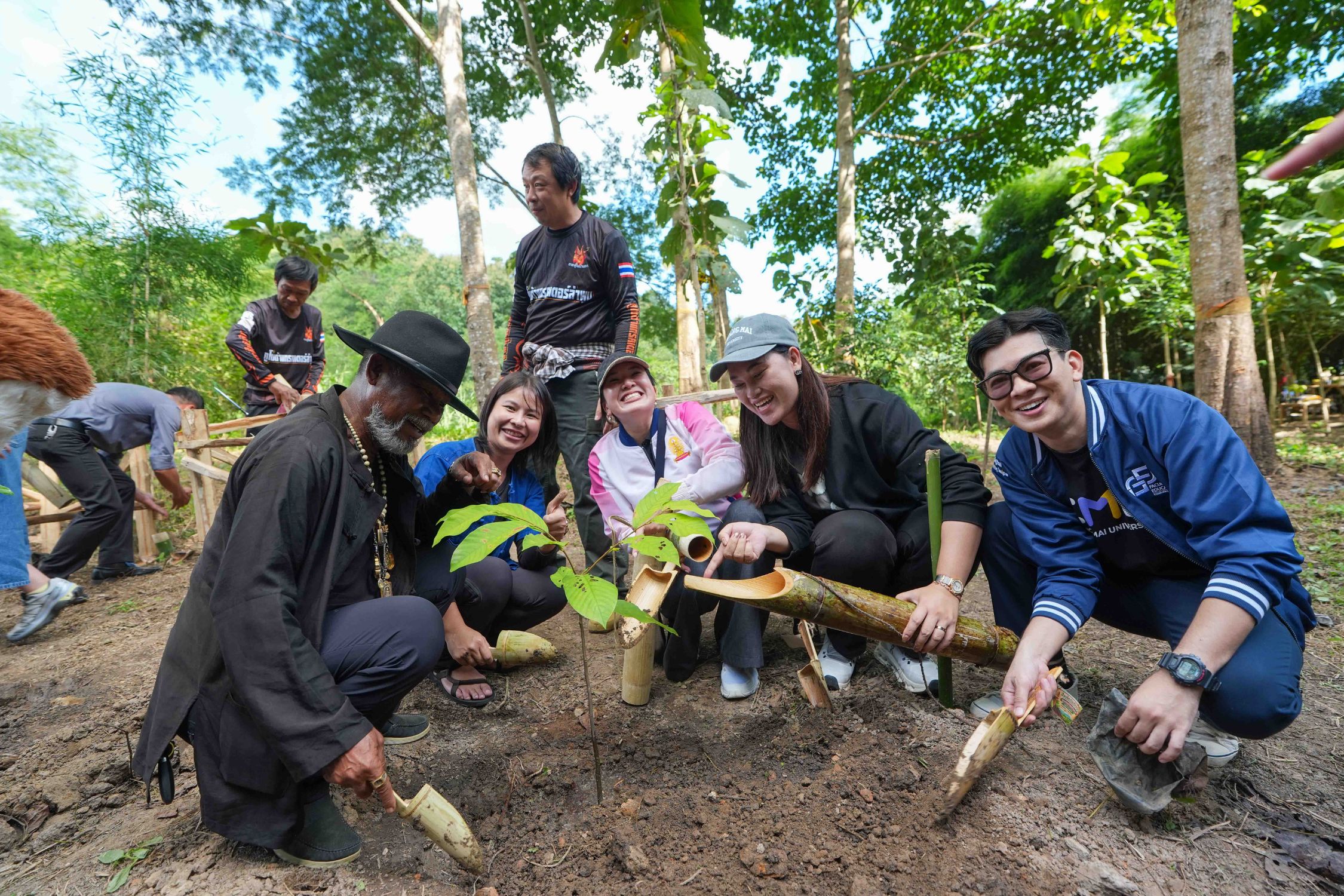 ภาพกิจกรรมการเรียนรู้และพัฒนาสภาพแวดล้อมโรงเรียนวัดดอนชัย
