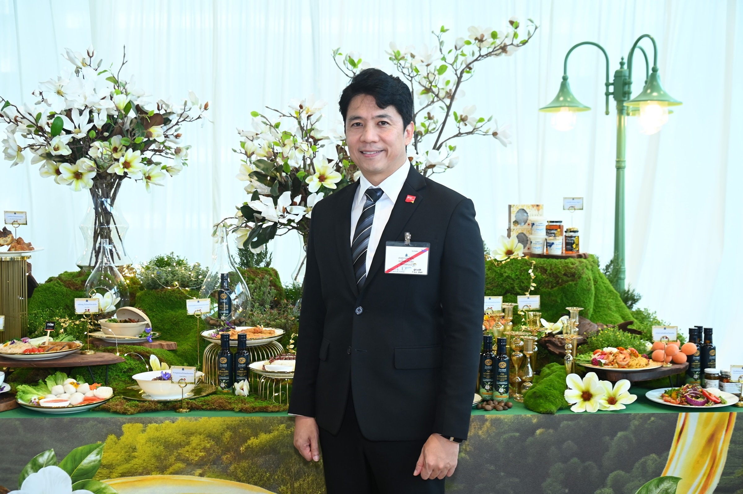 นายปิ่นยศ พิบูลสงคราม รองประธานเจ้าหน้าที่บริหาร ฝ่ายการพาณิชย์และลูกค้าสัมพันธ์ สายการบินเวียตเจ็ทไทยแลนด์