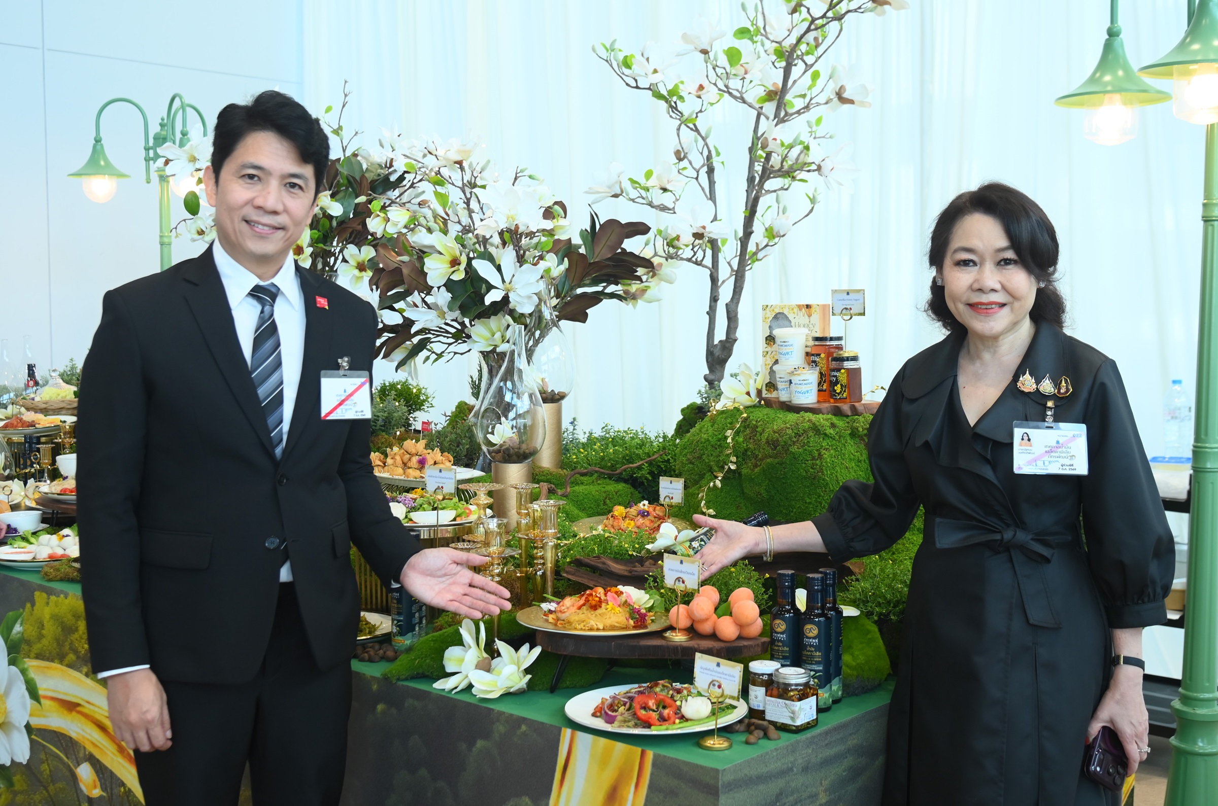 ผู้บริหารสายการบินเวียตเจ็ทไทยแลนด์ และ เดอะมอลล์ กรุ๊ป