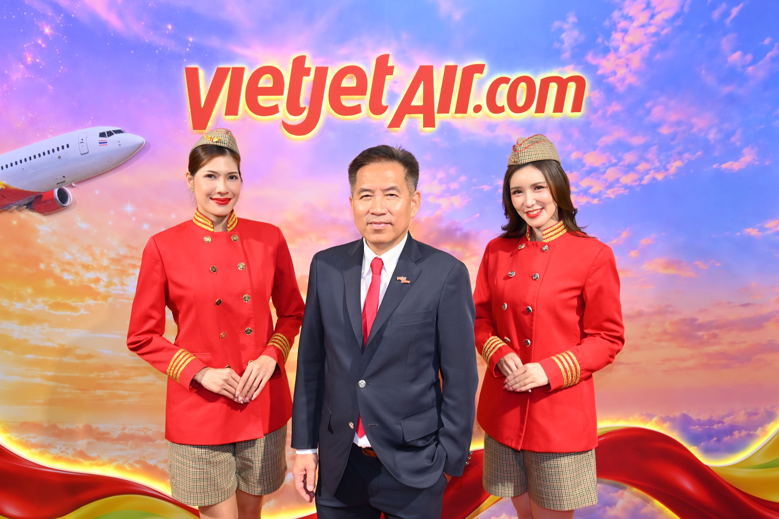 นายวรเนติ หล้าพระบาง ประธานเจ้าหน้าที่บริหาร สายการบินเวียตเจ็ทไทยแลนด์