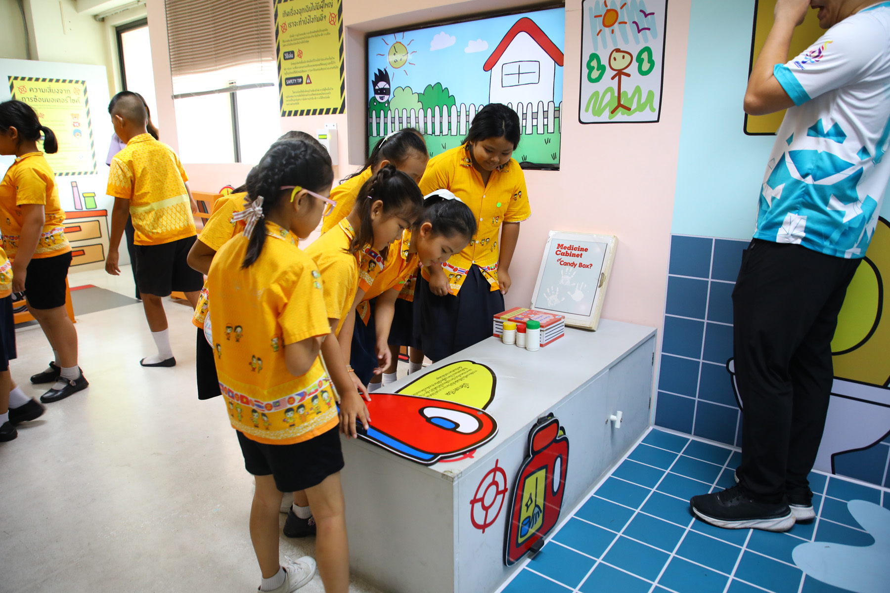 กิจกรรม Roadshow ส่งต่อความปลอดภัยผ่านหนังสือนิทานภาพ (12)