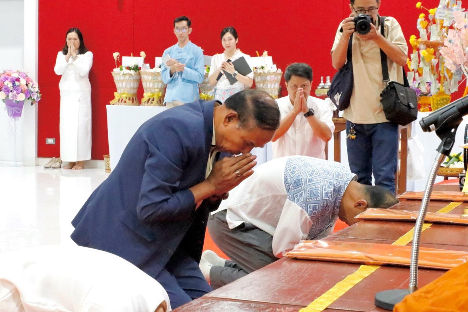 ภาพกิจกรรมโครงการรักษ์ช้างยั่งยืน วิริยะประกันภัย ร่วมพิธีทอดผ้าป่า 32 ปี สัตวแพทย์ มช.