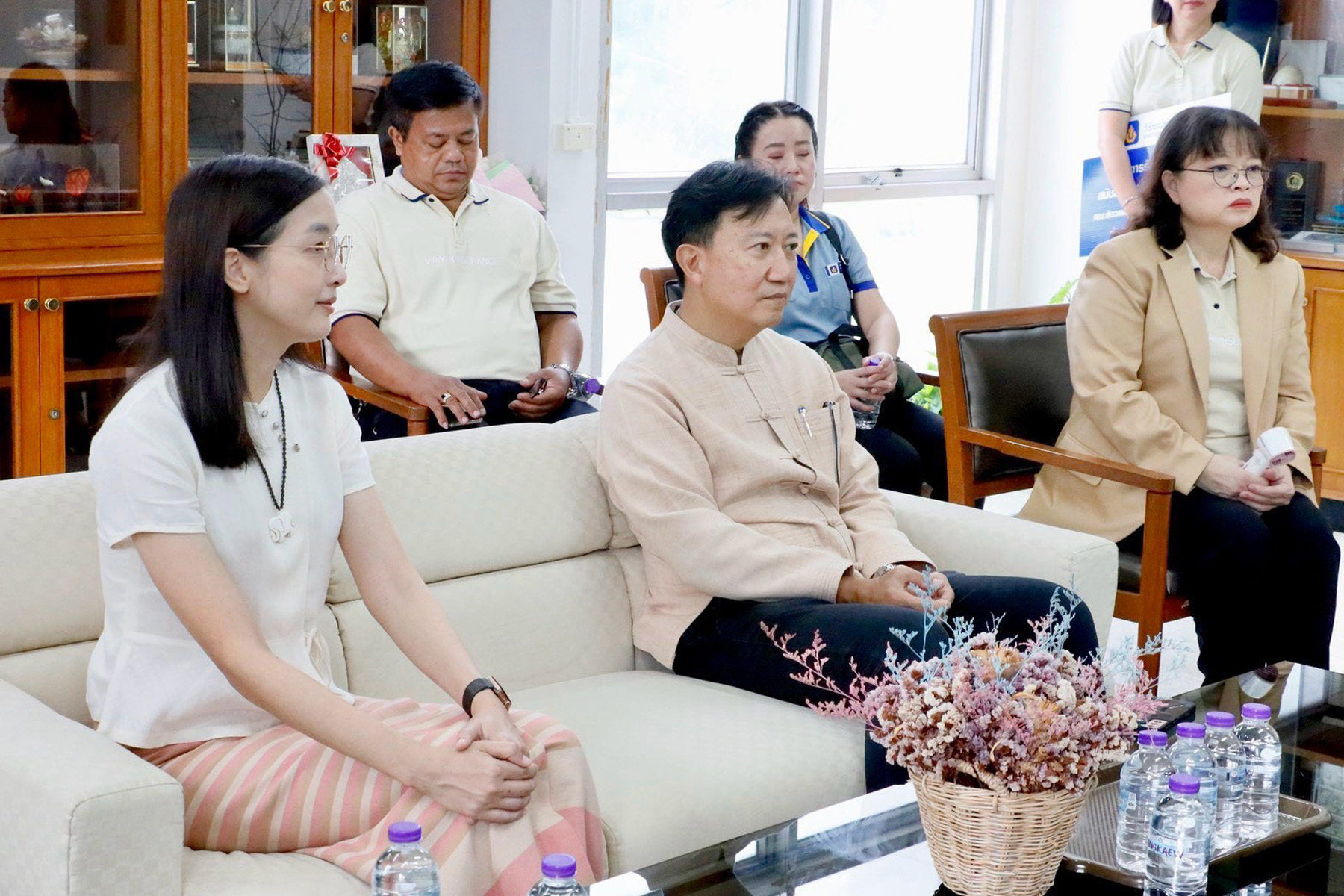 ภาพกิจกรรมโครงการรักษ์ช้างยั่งยืน วิริยะประกันภัย ร่วมพิธีทอดผ้าป่า 32 ปี สัตวแพทย์ มช.