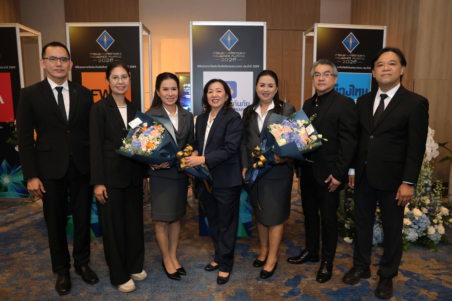 วิริยะประกันภัย รับรางวัลในพิธีมอบรางวัลประกันภัยดีเด่นครบวงจร