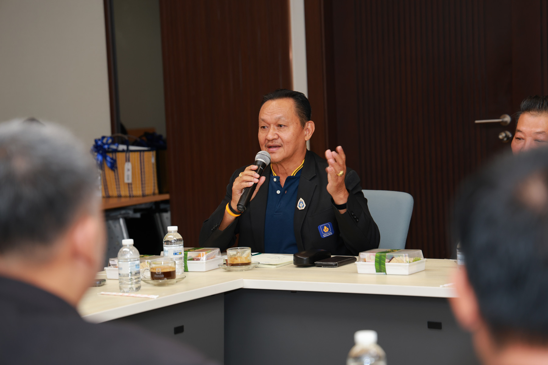 ภาพหมู่คณะผู้เข้าร่วมพิธีลงนามความร่วมมือโครงการไตรภาคี รุ่นที่ 14