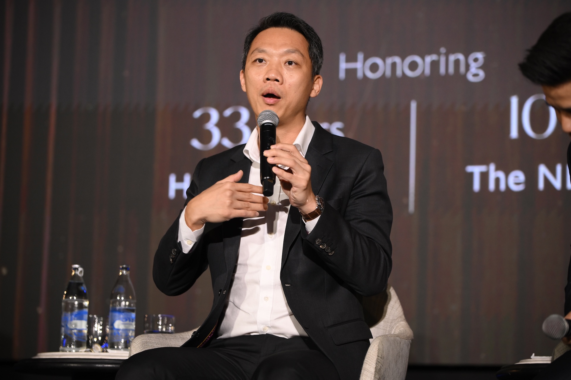 เจาะแนวคิด “ไตรเตชะ” แห่งศุภาลัยกับ “ลายมือ” บริหารที่เคียงข้างลูกค้าในทุกวิกฤต พร้อมวิเคราะห์ 3 ฉากทัศน์อสังหาฯไทยจาก “เอเซีย พลัส” ย้ำกฎเหล็ก Cash Is King