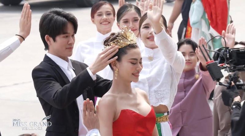 เด็กนิเทศฯ SPU ร่วมโชว์เปิดตัว ‘กชเบล’ มิสแกรนด์ภูเก็ต บนเวที MISS GRAND THAILAND 2025 คว้ารางวัล BEST ARRIVAL