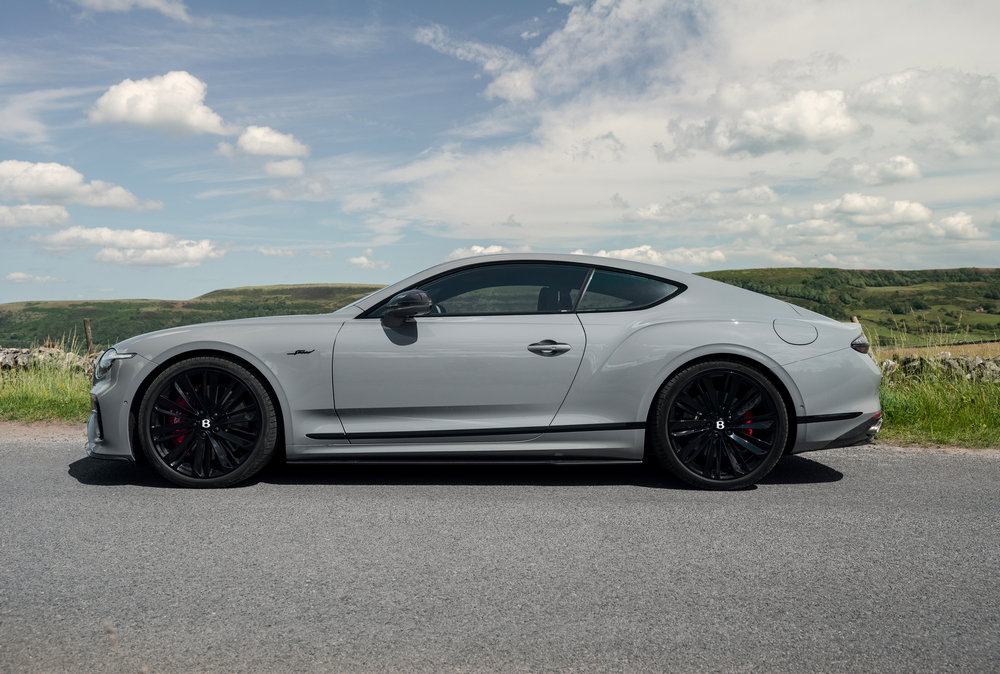 เบนท์ลีย์ มอเตอร์ส เปิดตัว Styling Specification ชุดแต่งคาร์บอนใหม่กับอีกระดับความโดดเด่นสไตล์สปอร์ตฉบับแกรนด์ทัวเรอร์นิวเจน