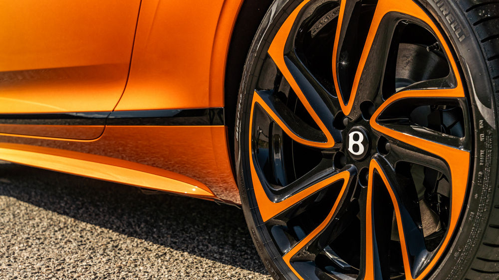 เบนท์ลีย์ แบงค็อก เผยภาพ ‘ombré By Mulliner’ คอลเลกชันแรกกับการผสมผสาน 3 คู่สีพิเศษ พร้อมปรับราคาออปชัน รับภาษีใหม่