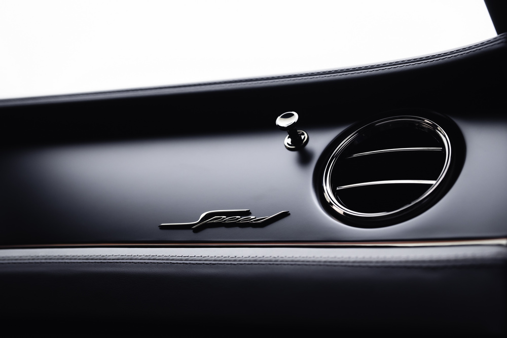 เบนท์ลีย์ แบงค็อก เผยภาพ ‘ombré By Mulliner’ คอลเลกชันแรกกับการผสมผสาน 3 คู่สีพิเศษ พร้อมปรับราคาออปชัน รับภาษีใหม่