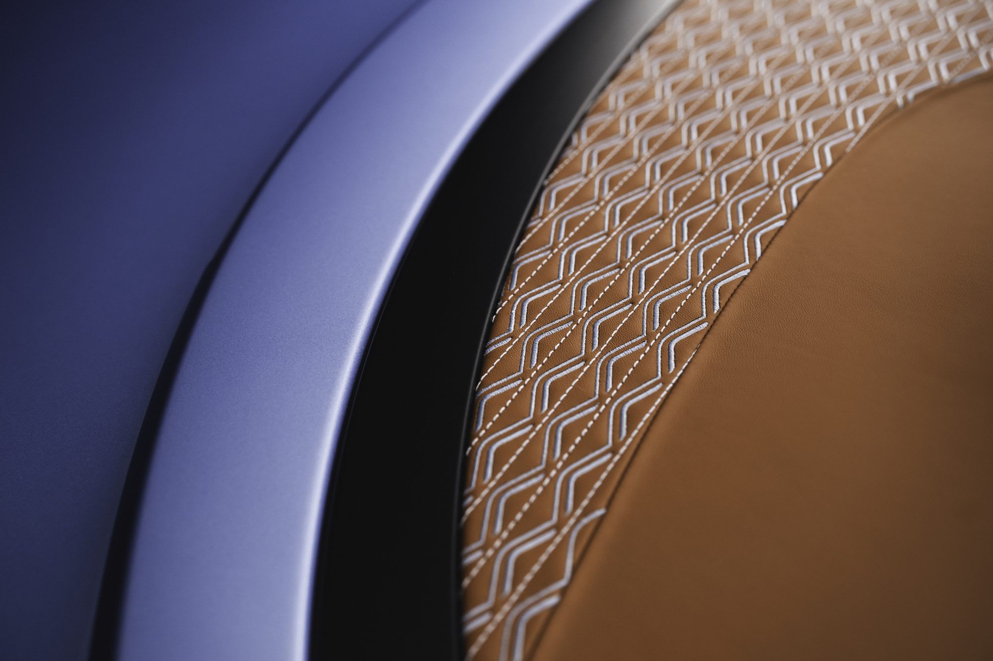 เบนท์ลีย์ มอเตอร์ส เผยภาพ ‘batur Convertible’ กับ 4 เทคนิคการออกแบบเฉพาะ ‘ครั้งแรก’ โดยลูกค้า