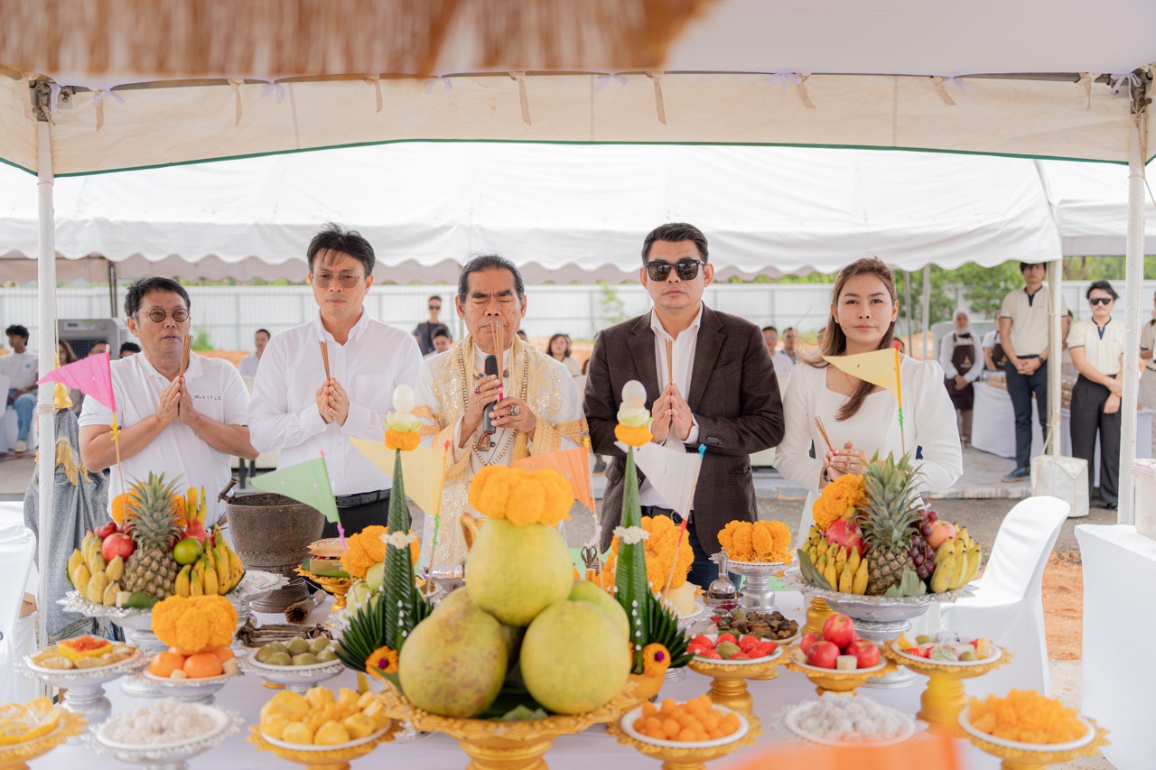 “โบทานิก้า ลักซูรี่ วิลล่า” จัดพิธีลงเสาเข็มเอกมงคลฤกษ์ “hythe By Botanica” คอนโดมิเนียมระดับ อัลตราลักชัวรีแห่งแรกในคอนเซปต์ Vertical Villa บนเกาะภูเก็ต อัปเดตยอดขายกว่า 50%