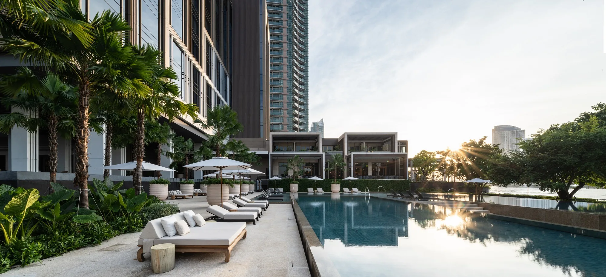 Four Seasons Hotel Bangkok At Chao Phraya River (1)