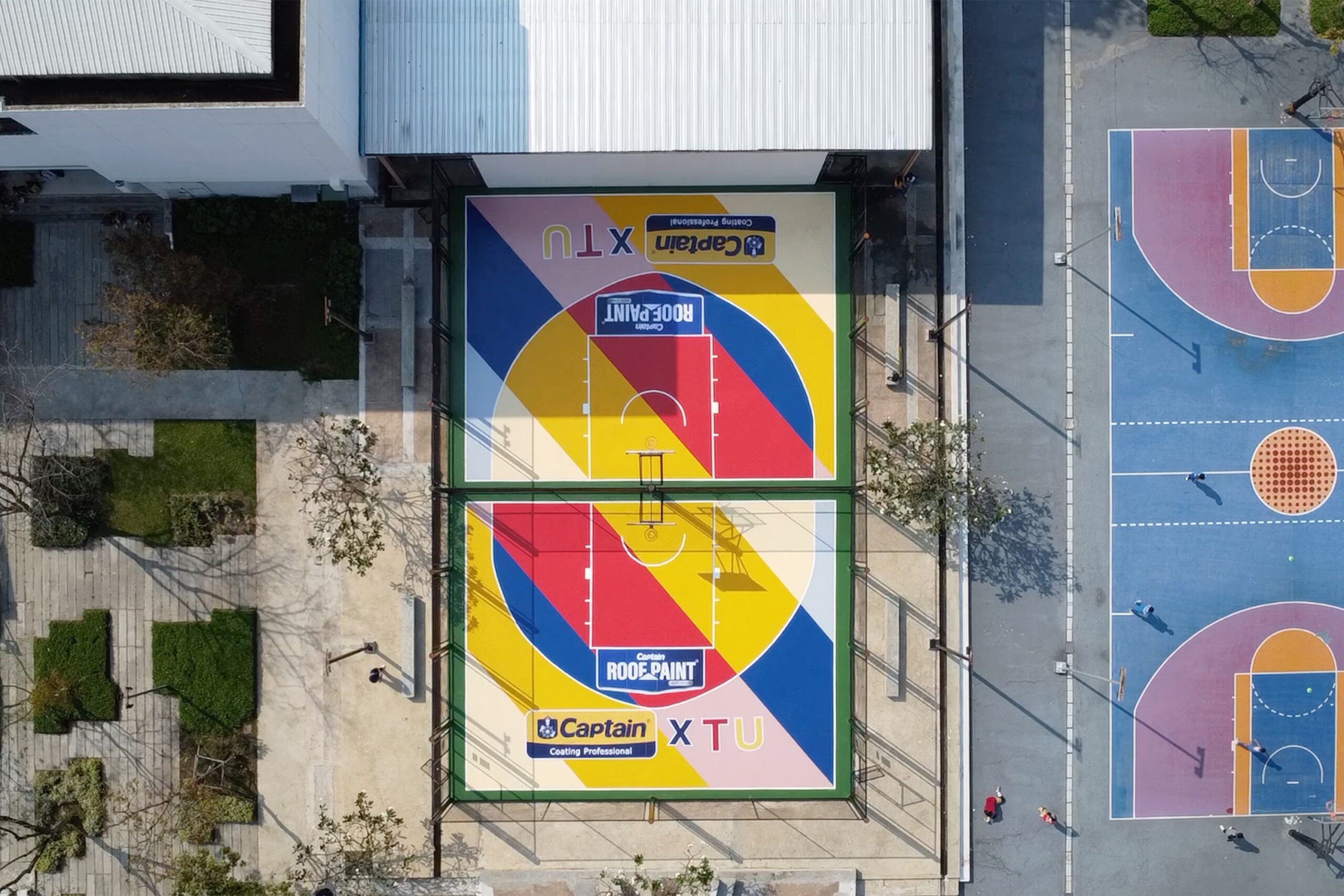 สีกัปตันปรับโฉมพื้นสนามบาส ม.ธรรมศาสตร์ ด้วย Captain Roof Paint Anti Fade สร้างพื้นสนามกีฬาสีสดสวย ทนทาน ในโครงการ Csr “captain Colorful Flooring 2026”