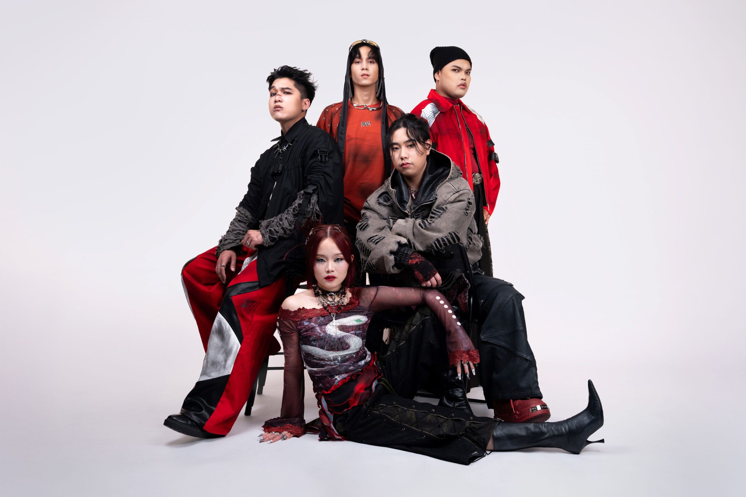 “chilax” ปล่อยอัลบั้มเต็มชุดแรก What A Life! รวม 7 เพลงแทนทุกอารมณ์ชีวิต!! พร้อมจัด Chilax: What A Life! The 1st Mini Concert…ขอบคุณแฟนๆ