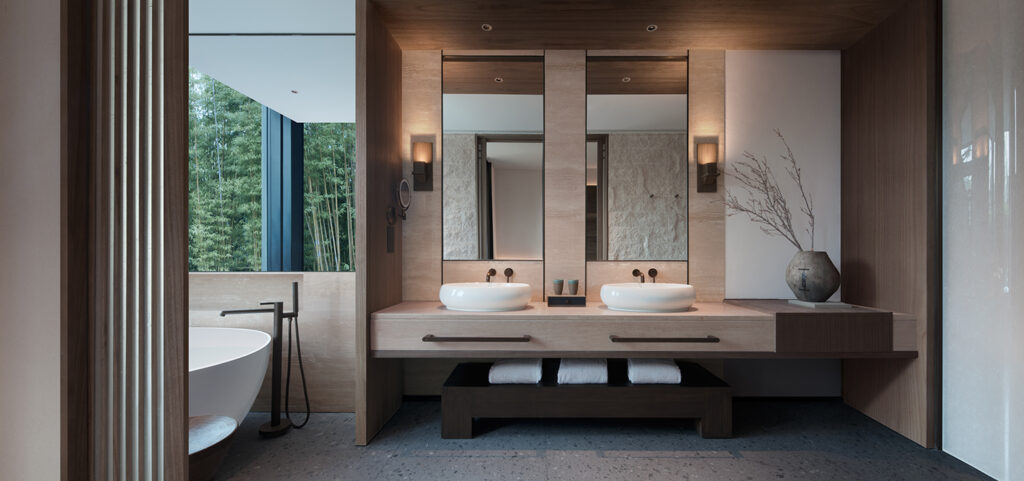 ‘กลุ่มดุสิตธานี’ เปิดตัวแบรนด์ใหม่ ‘ดุสิต โฮเทล’ เสริมพอร์ตโรงแรมระดับโลก รุกทำตลาดระดับอัปเปอร์อัปสเกล มั่นใจตอบโจทย์ความต้องการลูกค้าได้หลากหลาย เผยเปิดให้บริการแล้ว 3 แห่ง และอยู่ระหว่างพัฒนาอีก 1 แห่ง สะท้อนความแข็งแกร่งของแบรนด์ คาดภายใน 2 ปี เซ็นสัญญาเพิ่มอีก 8 แห่ง ทั้งในเมืองใหญ่และแหล่งท่องเที่ยว