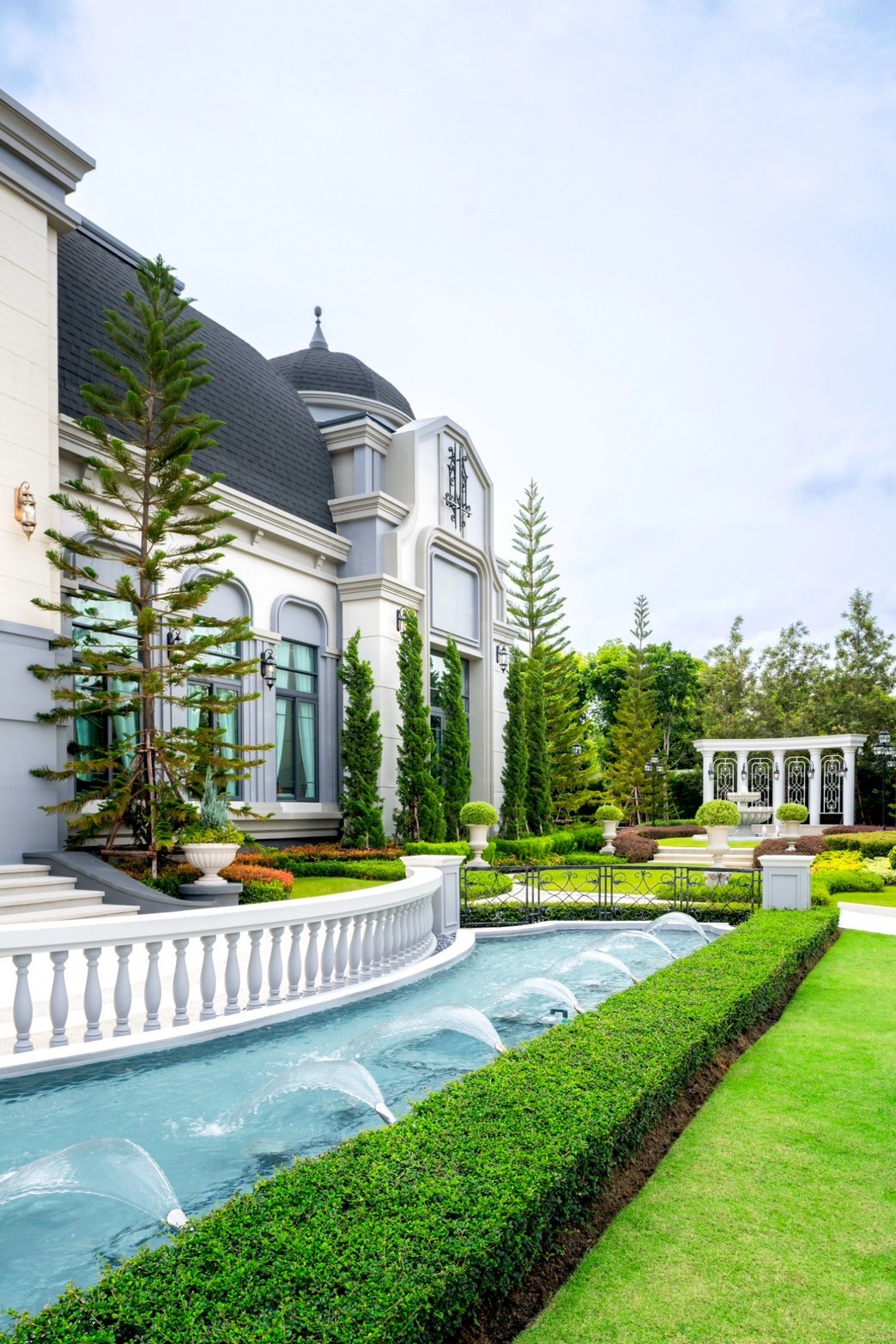 Gramour Sathorn บ้านที่ออกแบบเพื่อความยั่งยืน…และชีวิตที่เหนือกว่า “เพราะเราเชื่อว่า… บ้านที่ดี ควรดูแลได้ทั้งคุณ และโลกใบนี้”