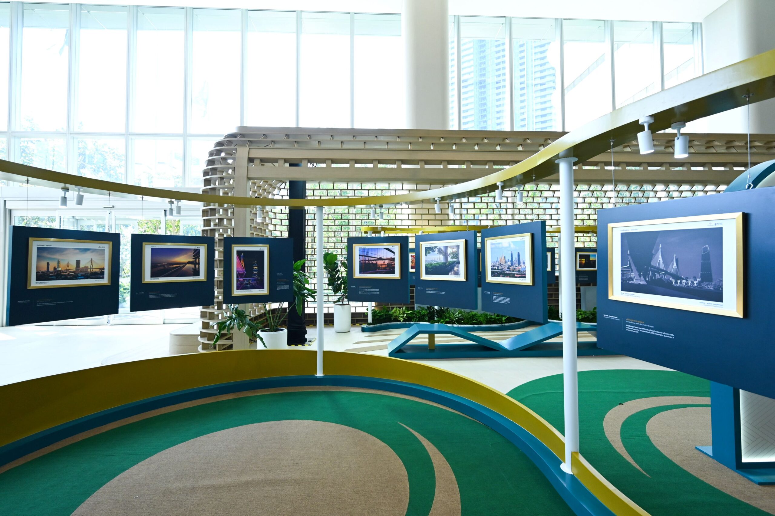 “คิงบริดจ์ ทาวเวอร์” ประกาศผลผู้ชนะการประกวด พร้อมจัดนิทรรศการภาพถ่าย “the Inspiring Workplace Experience” ถ่ายทอดสถาปัตยกรรมไอคอนิคเคียงคู่สะพานภูมิพล