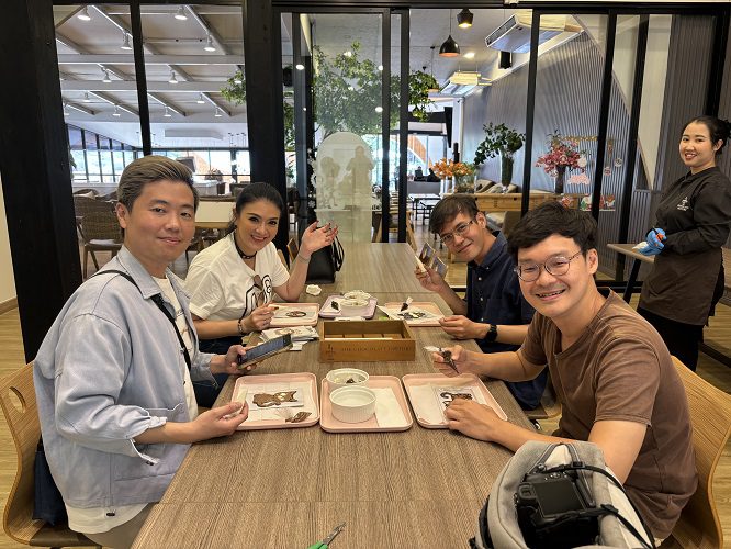 เดอะ ช็อคโกแลต แฟคทอรี่ (สาขาเขาใหญ่) แลกคะแนนรับเครดิตเงินคืน 10% (1)