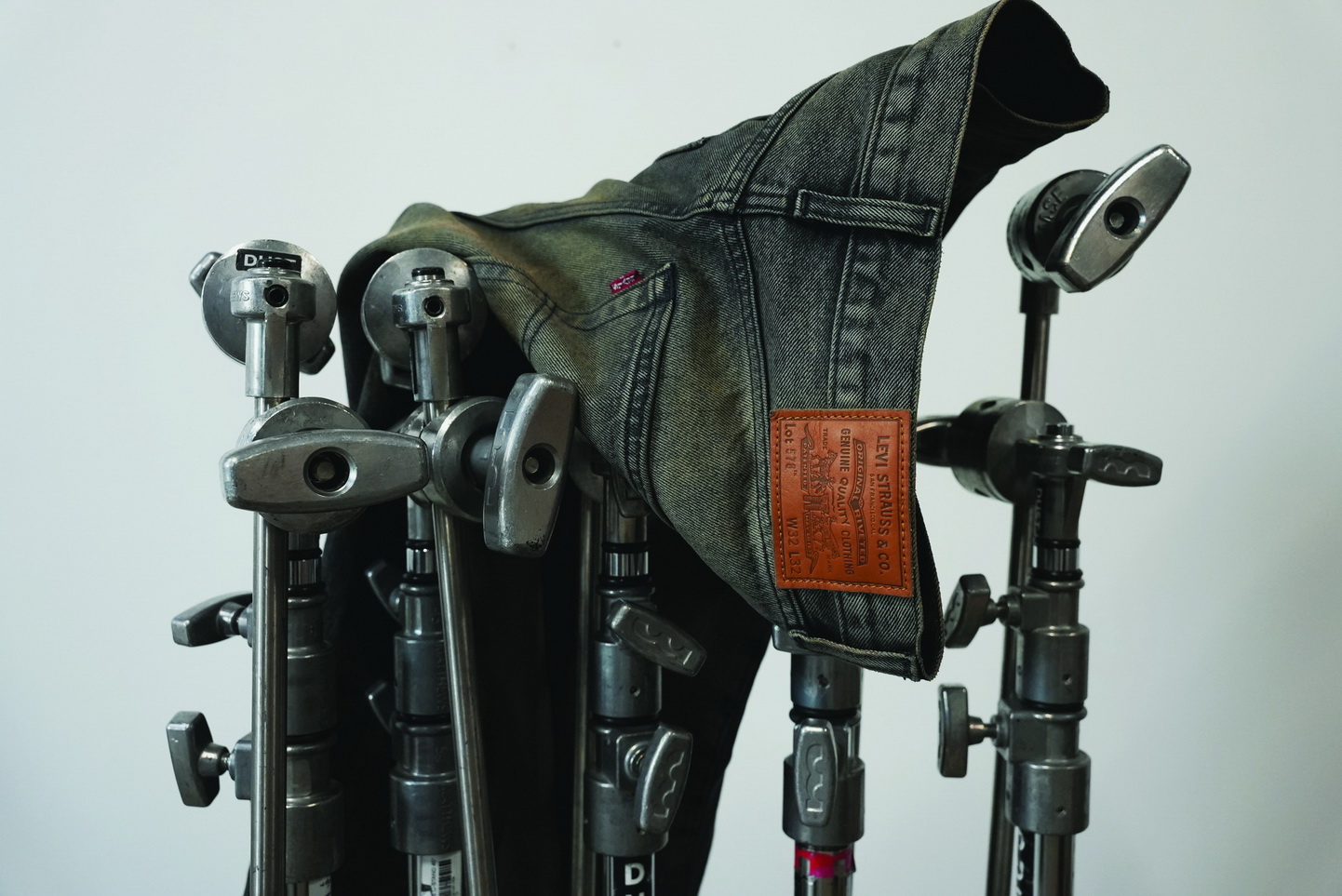 Levi’s® ถ่ายทอดจิตวิญญาณกรันจ์ที่เติบโตและมีชั้นเชิง ในคอลเลกชัน Summer 2026