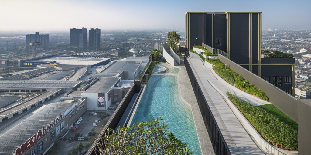 13 Nue Mega+ Bangna Skyview Blue Lagoon