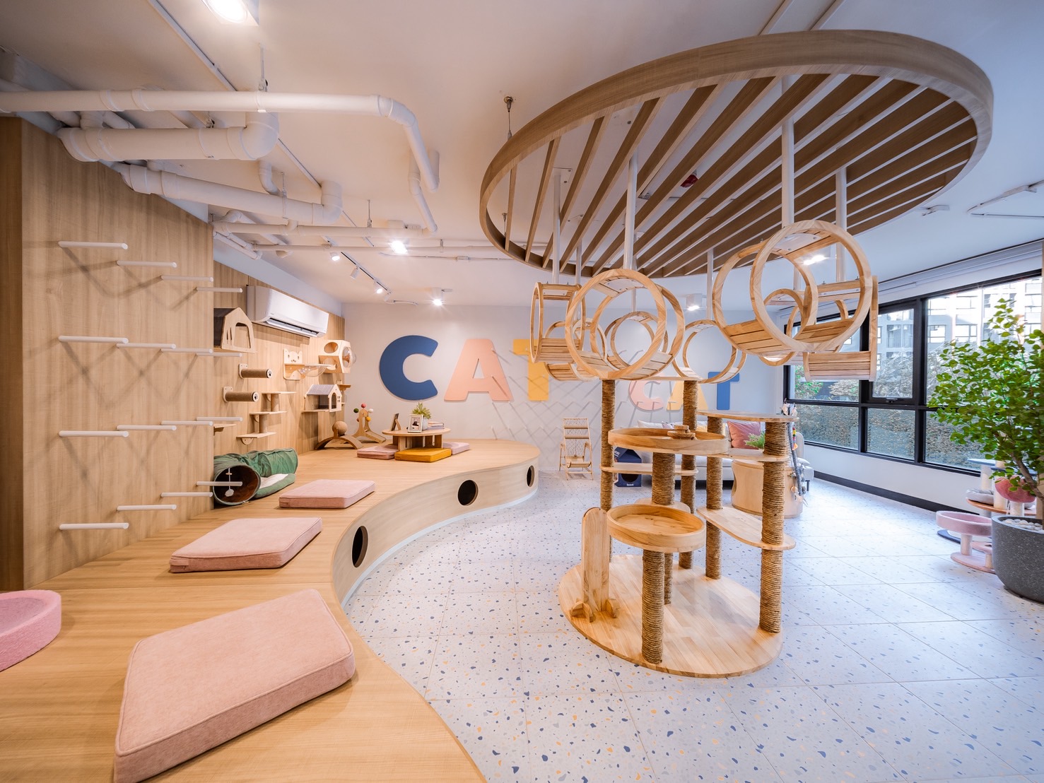 ออริจิ้น คว้า 2 รางวัลใหญ่ Best Crisis Management Leadership 2025 และ Best Pet – Friendly Awards จากเวที Livinginsider Thailand Developer Awards 2025