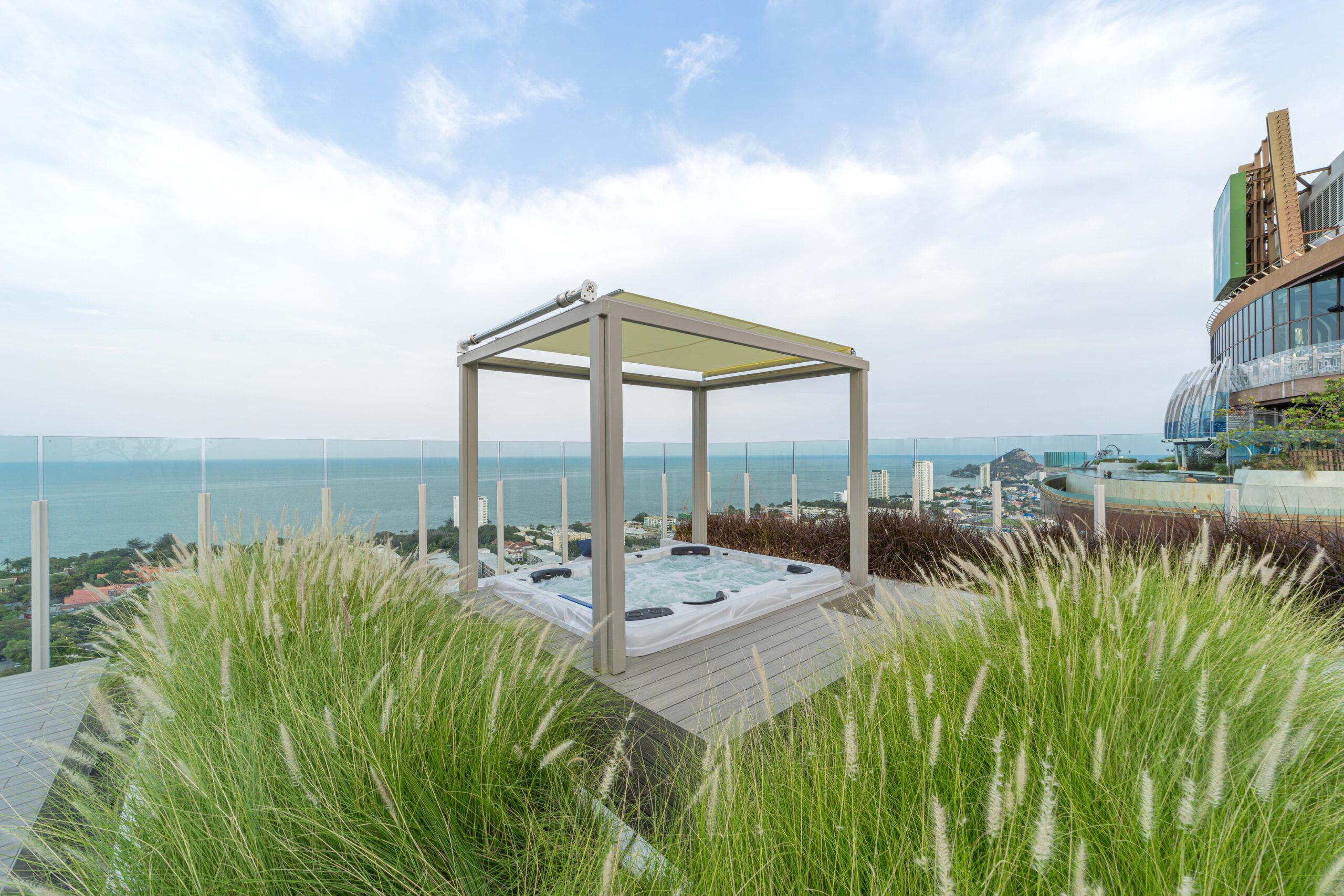 Family Cabana With Hot Tub Sea View