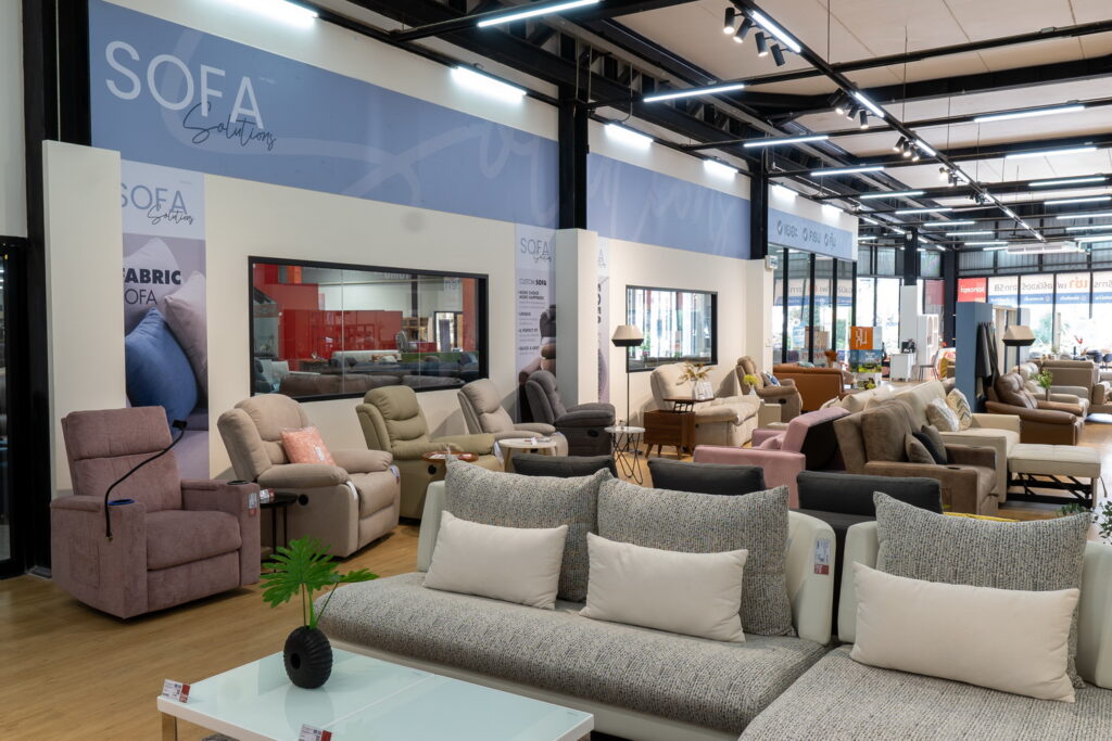 เอสบี ปักหมุดเชียงใหม่ เปิดโมเดลโชว์รูมใหม่ “เอสบี ดีไซน์ โซลูชัน” สาขาที่ 2 บุกตลาดภาคเหนือเต็มรูปแบบ พร้อมเปิดเวที Young Designer Award ร่วมกับมหาวิทยาลัยเชียงใหม่ หนุนดีไซน์เนอร์รุ่นใหม่ใช้บ้านจริงเป็นเวทีโชว์ไอเดีย