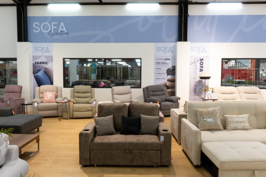 เอสบี ปักหมุดเชียงใหม่ เปิดโมเดลโชว์รูมใหม่ “เอสบี ดีไซน์ โซลูชัน” สาขาที่ 2 บุกตลาดภาคเหนือเต็มรูปแบบ พร้อมเปิดเวที Young Designer Award ร่วมกับมหาวิทยาลัยเชียงใหม่ หนุนดีไซน์เนอร์รุ่นใหม่ใช้บ้านจริงเป็นเวทีโชว์ไอเดีย