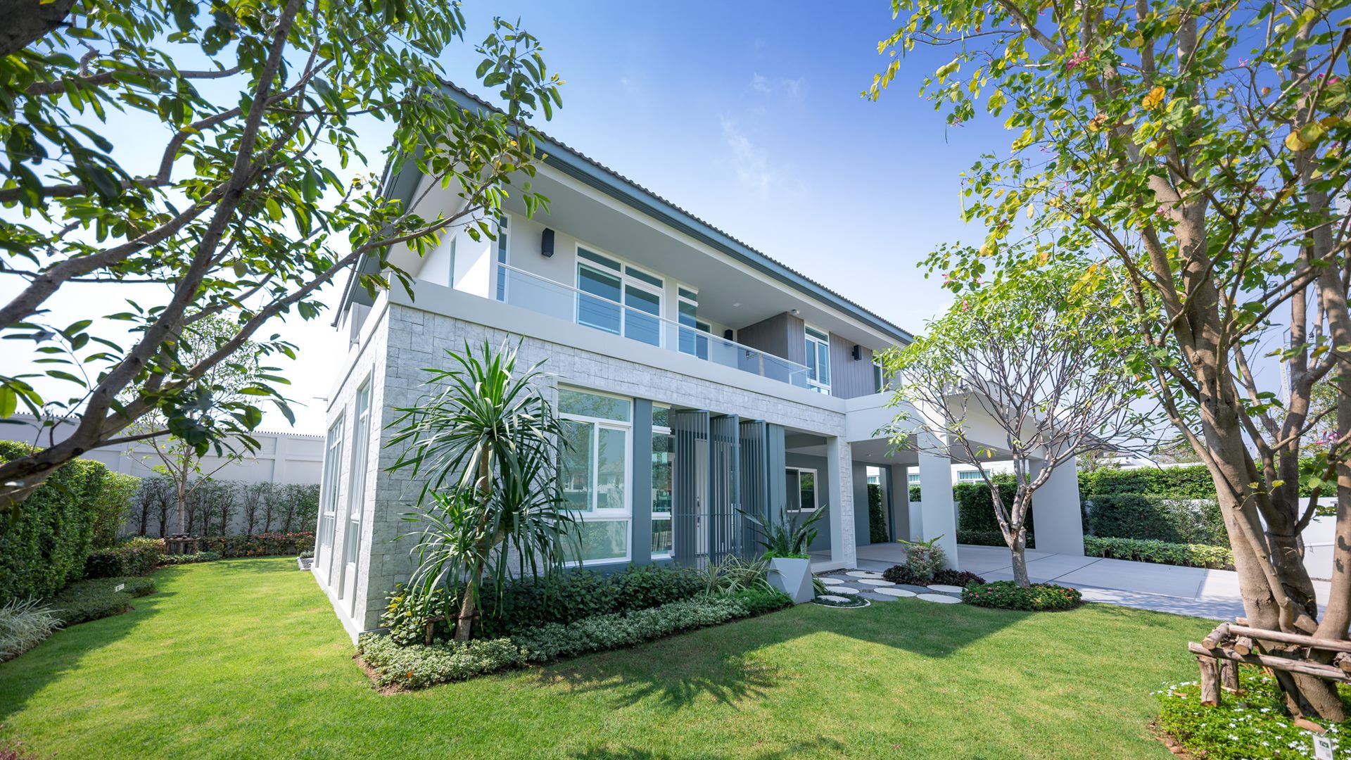 รูปโครงการ มัณฑนา 2 มอเตอร์เวย์ - กรุงเทพกรีฑาตัดใหม่ (MANTANA 2 Motorway - New Krungthep Kretha)