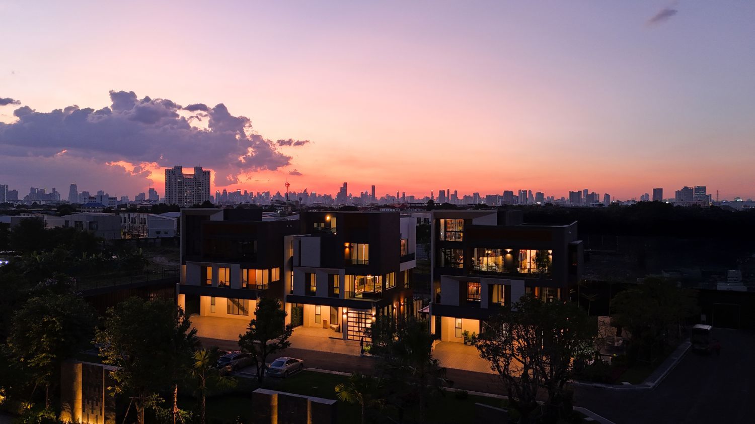 รูปโครงการ เดอะ ปาล์ม เรสซิเดนซ์เซส พัฒนาการ (The Palm Residences Phatthanakan)